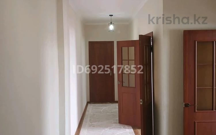 2-комнатная квартира, 62 м², 9/9 этаж, мкр Туран 59 за 21 млн 〒 в Шымкенте, Каратауский р-н — фото 2