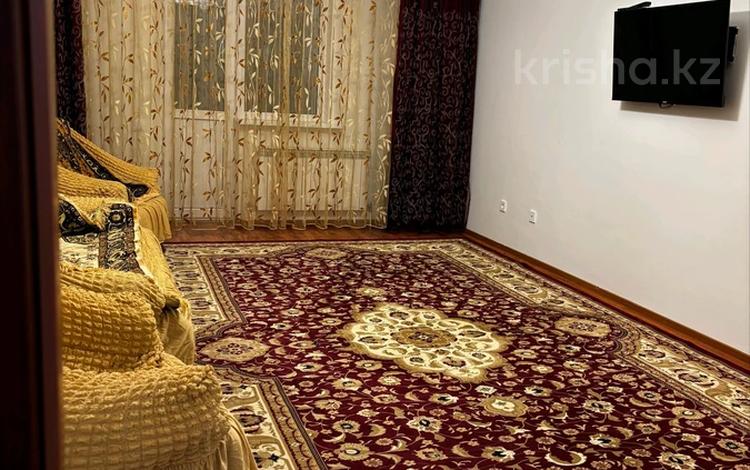 3-комнатная квартира · 100 м² · 10/17 этаж, Керей и Жанибек хандар 22 за 400 000 ₸ в Астане, Есильский р-н — фото 2