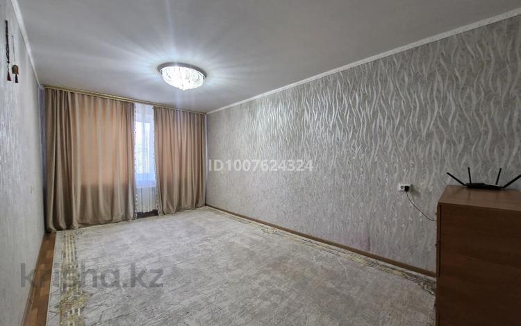 2-бөлмелі пәтер · 56 м² · 4/5 қабат, мкр Шанхай, Турар Рыскулова 18, бағасы: 15.5 млн ₸ в Актобе — фото 2