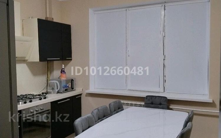 3-бөлмелі пәтер · 120 м² · 6/9 қабат, проспект Каныш Сатпаев 60, бағасы: 310 000 ₸ в Атырау — фото 2