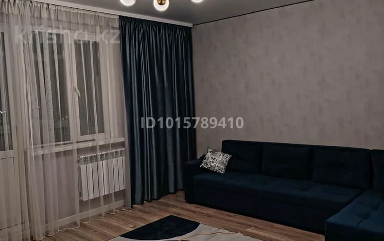 2-комнатная квартира · 62 м² · 8/9 этаж, мкр Аксай-1А за 300 000 ₸ в Алматы, Ауэзовский р-н — фото 2