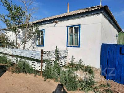 Отдельный дом · 4 комнаты · 400 м², Проезд сороченко дом 12 за 100 000 〒 в Атырау, мкр Ак депо