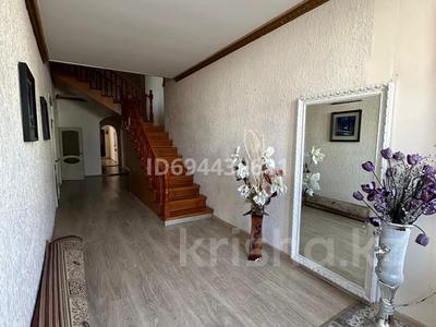 Аренда домов или дач в Алматы: Отдельный дом · 11 комнат · 400 м², мкр Таугуль-3 5 — Саттарханова за 2 млн 〒 Отдельный дом · 11 комнат · 400 м², мкр Таугуль-3 5 — Саттарханова за 2 млн 〒 в Алматы, Ауэзовский р-н