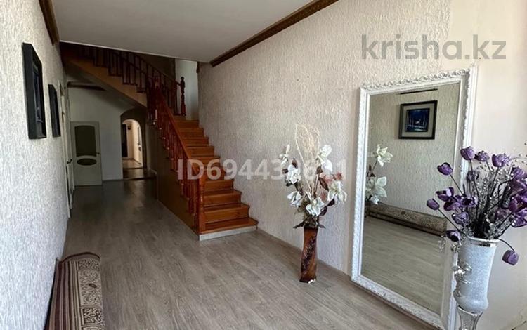 Отдельный дом · 8 комнат · 400 м², мкр Таугуль-3 5 — Саттарханова за 1.2 млн 〒 в Алматы, Ауэзовский р-н — фото 3