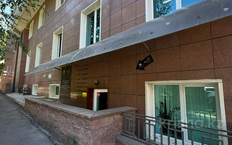 Свободное назначение, офисы, магазины и бутики, склады, салоны красоты, медцентры и аптеки, образование · 160 м² за 138 млн ₸ в Алматы, Медеуский р-н — фото 2