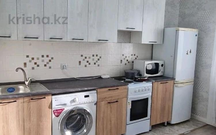 2-комнатная квартира · 70 м² · помесячно, Аль фараби 21/1 — Улы дала