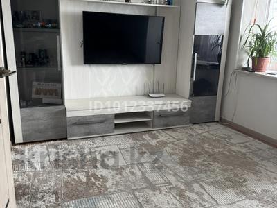 3-бөлмелі пәтер · 65 м² · 4/4 қабат, 2-й мкр 13, бағасы: 16 млн ₸ в Актау