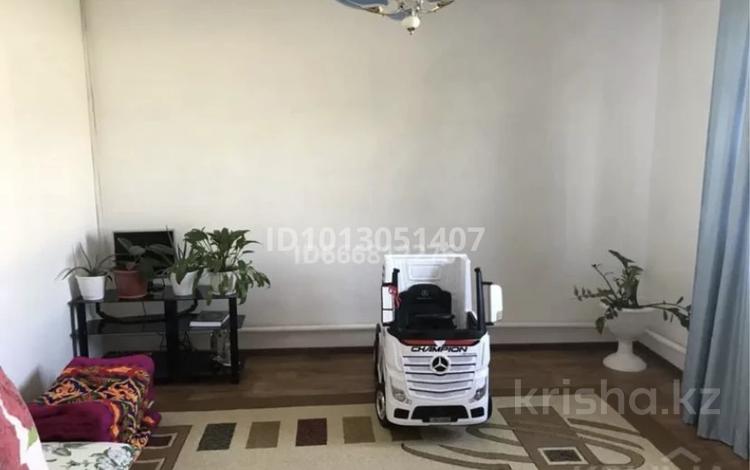 Отдельный дом · 3 комнаты · 117.7 м², Хадиша букеева за 300 000 ₸ в Уральске — фото 2