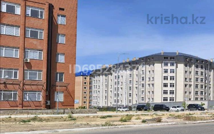 3-комнатная квартира · 121 м² · 1/7 этаж, 20-й мкр 1 — Напротив 18мик за 50 млн 〒 в Актау — фото 2
