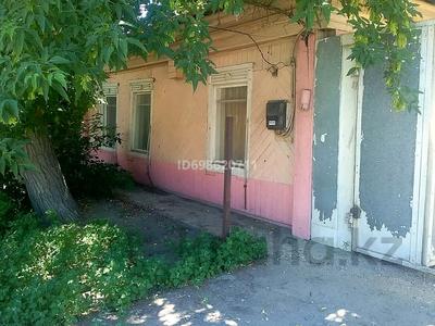 Продажа домов и дачи в Абай обл.: Отдельный дом · 4 комнаты · 80 м² · 4 сот., Шевченко 81 — Возле ресторана Керемет за 14 млн 〒 Отдельный дом · 4 комнаты · 80 м² · 4 сот., Шевченко 81 — Возле ресторана Керемет за 14 млн 〒 в Семее