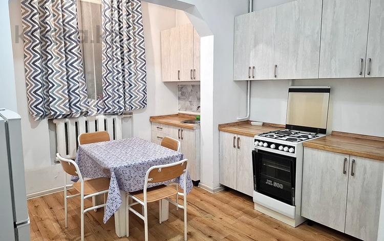 2-бөлмелі пәтер · 58 м² · 2/9 қабат, мкр Аксай-4 79, бағасы: 250 000 ₸ в Алматы, Ауэзовский р-н — фото 2