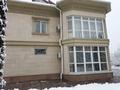 9-комнатный дом помесячно, 500 м², 15 сот., Достык — Оспанова за 4 млн 〒 в Алматы, Медеуский р-н