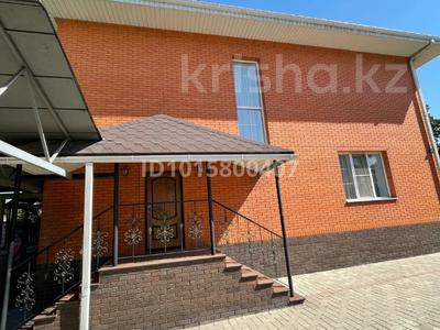 Отдельный дом · 5 комнат · 200 м² · 6 сот., мкр Достык 17 — Яссауи за 180 млн ₸ в Алматы, Ауэзовский р-н