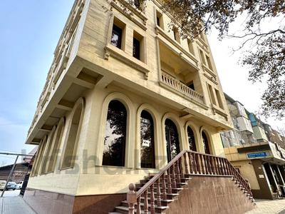 Офисы, бани, гостиницы и зоны отдыха, медцентры и аптеки, образование · 800 м² за 320 млн 〒 в Шымкенте, Аль-Фарабийский р-н