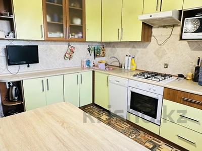 4-бөлмелі пәтер · 88.7 м² · 5/5 қабат, мкр Аксай-4 46, бағасы: 51 млн ₸ в Алматы, Ауэзовский р-н