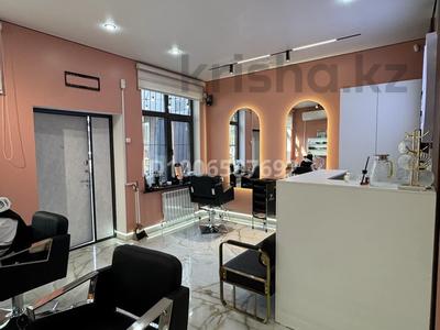 Свободное назначение, офисы, магазины и бутики, общепит, салоны красоты, бани, гостиницы и зоны отдыха, медцентры и аптеки, образование, развлечения, конференц-залы, кабинеты и рабочие места · 70 м² за 600 000 〒 в Алматы, Наурызбайский р-н