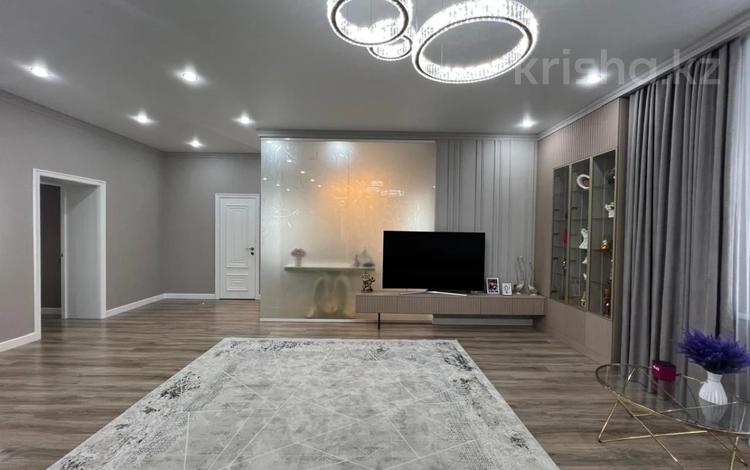 4-бөлмелі пәтер · 160 м² · 3/9 қабат, Набережная 49а, бағасы: 125 млн ₸ в Костанае — фото 2
