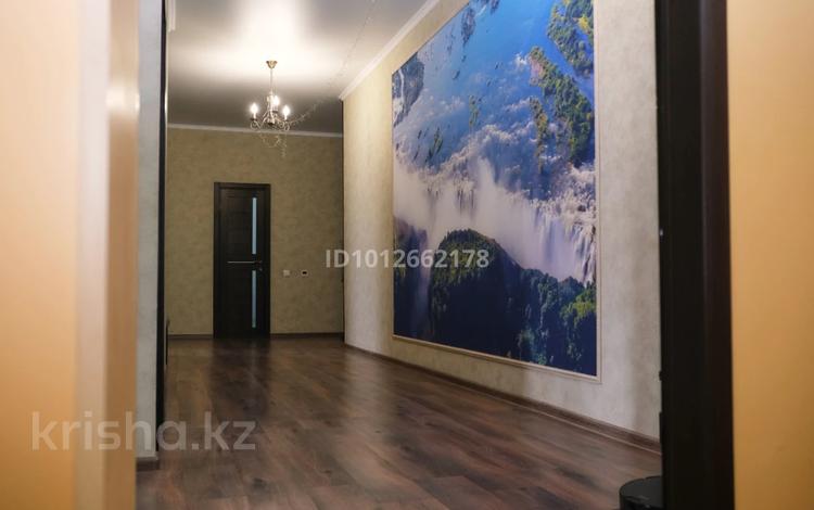 3-комнатная квартира · 158.3 м² · 6/11 этаж, Алиханова 37/4 за 82 млн ₸ в Караганде — фото 2