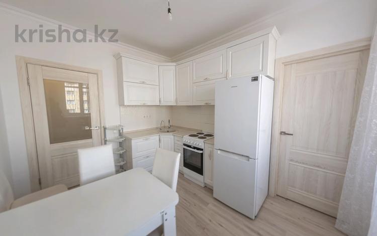 2-комнатная квартира, 62 м², 5/8 этаж, Букар жырау 40