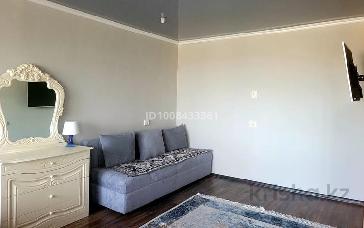 1-комнатная квартира · 33 м² · 4/5 этаж, Дружбы народов 1 за 150 000 ₸ в Усть-Каменогорске — фото 2