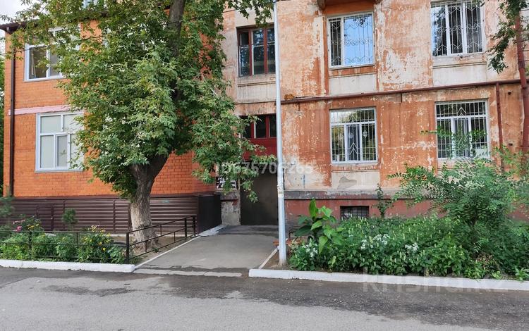1-бөлмелі пәтер · 40 м² · 4/5 қабат, Едыге Би 80 — Крупской, 1Мая, Короленко., бағасы: 18 млн ₸ в Павлодаре — фото 22