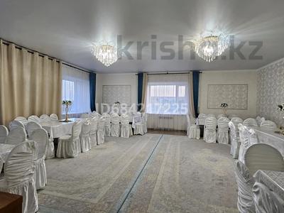 Дом · 5 комнат · 350 м², Набережная 121 за 140 000 ₸ в Костанае