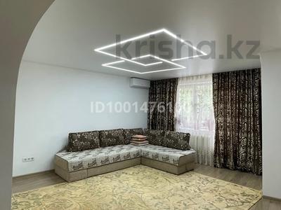 Продажа квартир в Алматинской обл.: 3-комнатная квартира · 88.3 м² · 2/5 этаж, Толе би 55 — Макашева за 32 млн 〒 3-комнатная квартира · 88.3 м² · 2/5 этаж, Толе би 55 — Макашева за 32 млн 〒 в Каскелене