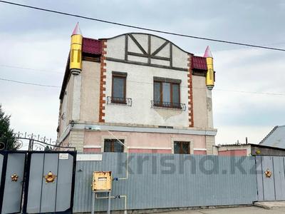 Отдельный дом · 7 комнат · 176 м² · 6 сот., Ул.Алдабергенова 9 за 57 млн 〒 в Талдыкоргане