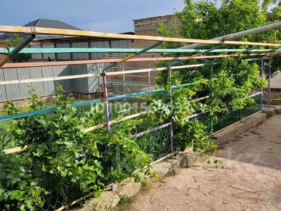 Отдельный дом · 5 комнат · 300 м² · 10 сот., Бодаш Уалиева 34 — Возле KFM за 250 000 ₸ в 