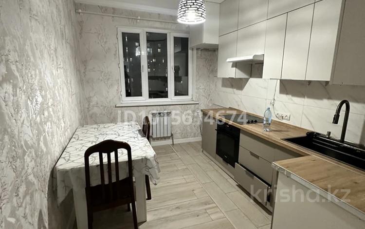 3-бөлмелі пәтер · 90 м² · 9/13 қабат, Утеген батыра 17б, бағасы: 400 000 ₸ в Алматы, Ауэзовский р-н — фото 2