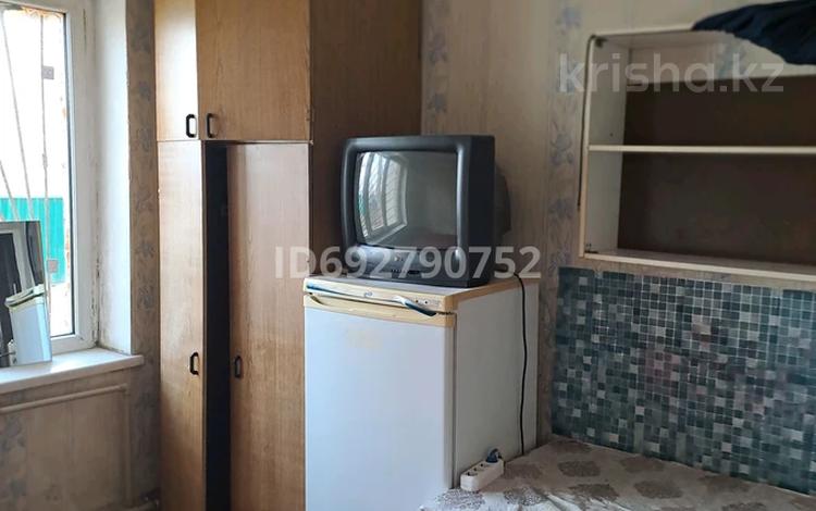 1-комнатная квартира · 15 м² · 1/5 этаж, мкр Айнабулак-4 за 90 000 ₸ в Алматы, Жетысуский р-н — фото 2