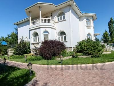 Отдельный дом · 6 комнат · 400 м², Сауыргалиева 1А — Ауэзова за 1.7 млн 〒 в Атырау