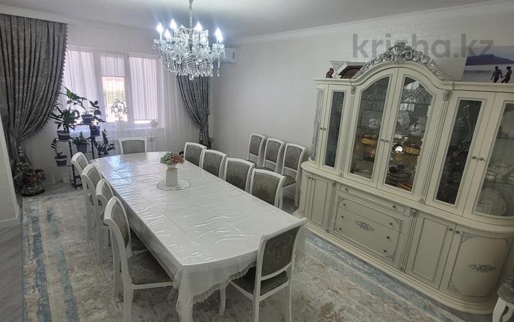 4-бөлмелі пәтер · 131.8 м² · 9/10 қабат, Алтын орда ш/а., бағасы: 46 млн ₸ в Актобе, мкр. Алтын орда — фото 12