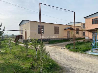 Свободное назначение, офисы, магазины и бутики, склады, азс, автосервисы и автомойки, общепит, салоны красоты, сельское хозяйство, бани, гостиницы и зоны отдыха, фитнес и спорт, медцентры и аптеки, образование, развлечения, конференц-залы, кабинеты и рабочие места, студии · 150 м² за 100 000 〒 в Таразе