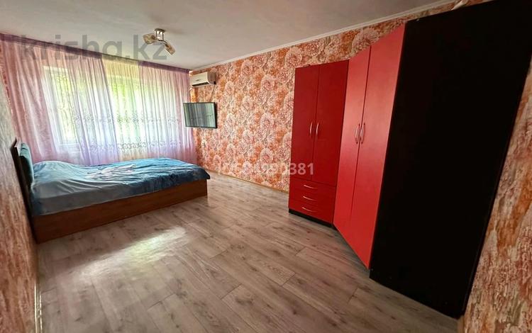 1-комнатная квартира · 38 м² · 1/5 этаж, Айбергенова 5а — Дом ориентировочно находится возле Площади Аль-Фараби за 150 000 ₸ в Шымкенте, Абайский р-н — фото 2