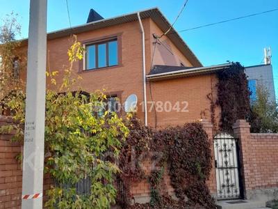 Отдельный дом · 6 комнат · 420 м² · 8 сот., Атамбаева 7 — Рядом с бывшим магазином Планета электроники. за 1.3 млн ₸ в Атырау