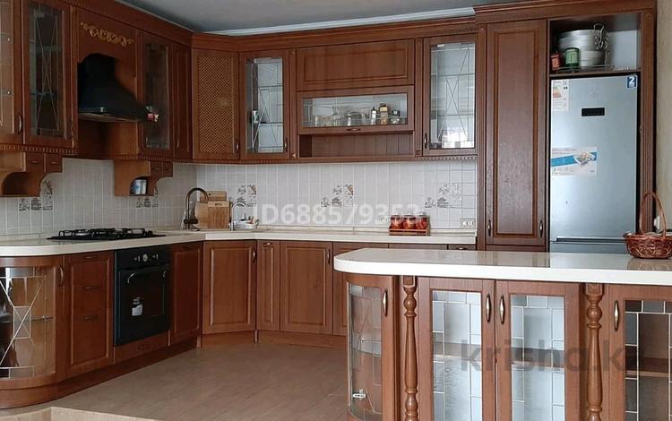 Продажа - №688579353: Жүзім, Астана, Есильский р-н — за 150000000 — Крыша