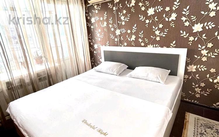 1-комнатная квартира · 65 м² · 2/5 этаж, мкр 11 за 12 000 ₸ в Актобе — фото 2