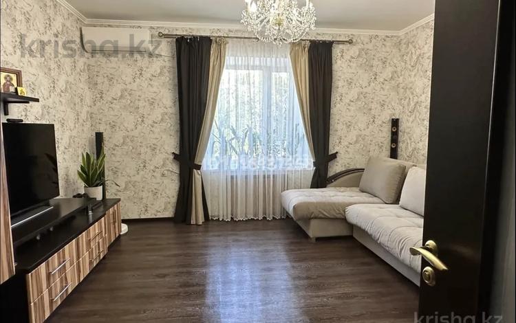 2-комнатная квартира · 56 м² · 2/2 этаж, Майкудук — Гвардейская за 200 000 ₸ в Караганде, Алихана Бокейханова р-н — фото 2