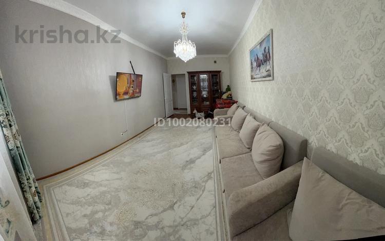2-бөлмелі пәтер · 55 м² · 2/5 қабат, мкр Нурсая 20, бағасы: 22 млн ₸ в Атырау — фото 2
