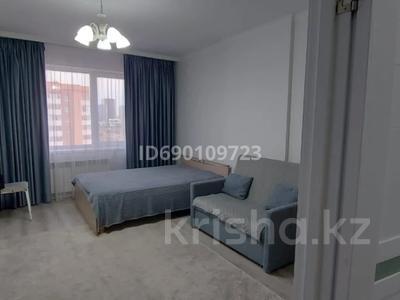 1-бөлмелі пәтер, 40 м², 11/24 қабат ай сайын, Сауран 15, бағасы: 180 000 〒 в Астане, Есильский р-н