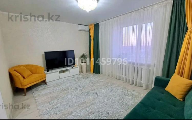 2-комнатная квартира · 53 м² · 11/14 этаж, мкр Строитель 33/1 за 21 млн 〒 в Уральске — фото 2