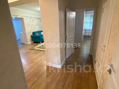 4-комнатная квартира · 92 м² · 1/9 этаж, мкр Аксай-3Б 2 за 48.8 млн 〒 в Алматы, Ауэзовский р-н