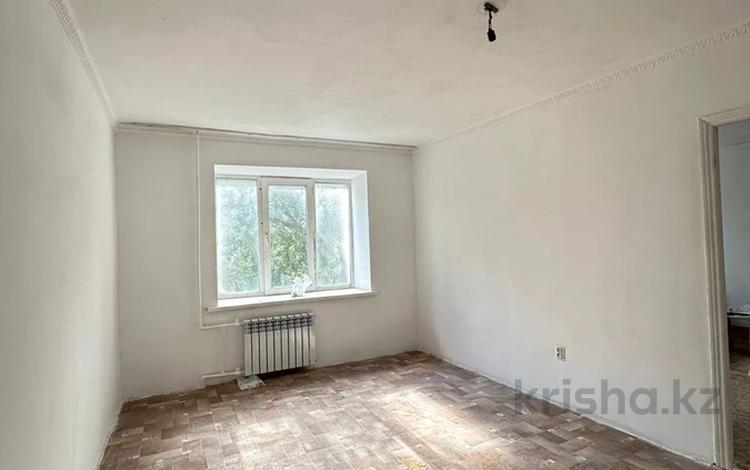 2-бөлмелі пәтер, 50 м², 4/5 қабат, мкр Шанхай, Рыскулова 18а, бағасы: 7.1 млн 〒 в Актобе, мкр Шанхай — фото 2