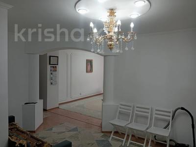 3-бөлмелі пәтер · 100 м² · 2/9 қабат, 12 ш/а. 54, бағасы: 31.5 млн ₸ в Актобе, мкр 12
