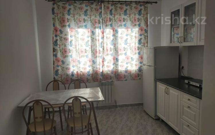 2-комнатная квартира, 55 м², 10/12 этаж помесячно, Кошкарбаева 1140