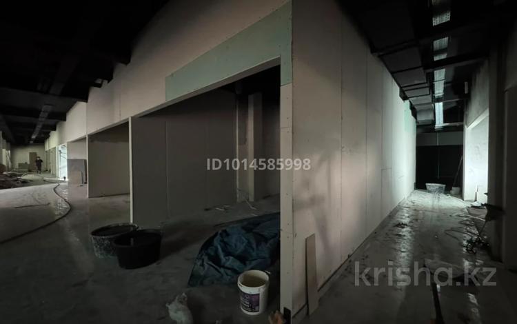Еркін, кеңселер, дүкендер мен бутиктер, сұлулық салондары, фитнес және спорт, медорталықтар мен дәріханалар, білім орталықтары, ойын-сауық, конференц-залдар, кабинеттер және жұмыс орындары, студиялар · 60 м², бағасы: 600 000 ₸ в Алматы, Ауэзовский р-н — фото 2