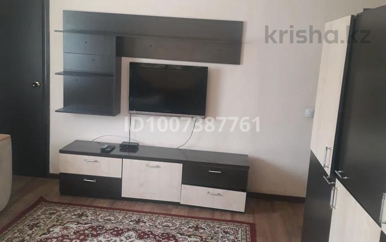 1-комнатная квартира · 36 м² · 3/5 этаж, мкр Новый Город, Алиханова 8 за 9 000 ₸ в Караганде, Казыбек би р-н — фото 2
