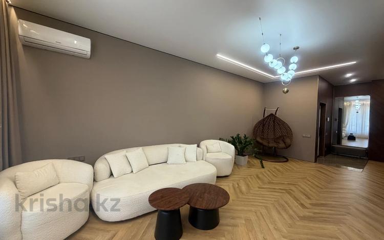 3-комнатная квартира · 122.7 м², Алтын орда за 75 млн ₸ в Актобе — фото 2