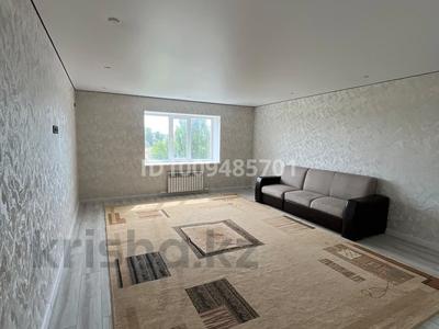 2-комнатная квартира · 90 м² · 3/5 этаж, мкр. Алтын орда 18П за 200 000 ₸ в Актобе